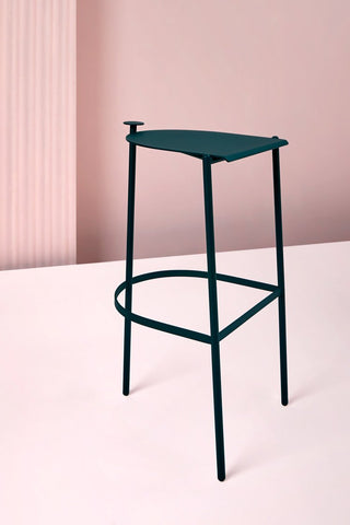 D0 — Bar Stool